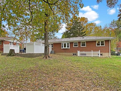 129 Romine Cir, Ballwin, MO 63011 photo 3