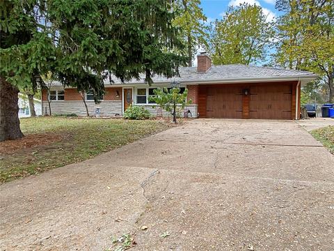 129 Romine Cir, Ballwin, MO 63011 photo 2