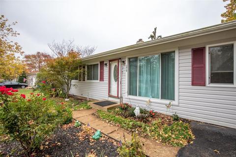 1010 Savoy, Manchester, MO 63011 photo 5