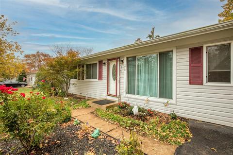 1010 Savoy, Manchester, MO 63011 photo 4