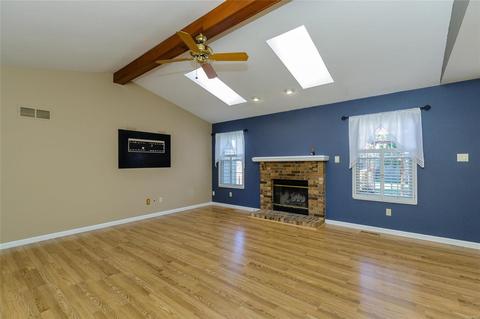 1218 Saddlemaker Dr, Saint Charles, MO 63304 photo 2