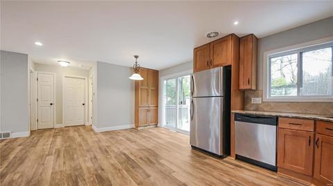 252 Lakeside Dr, Ballwin, MO 63021 photo 5