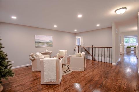 561 Goldwood Dr, Ballwin, MO 63021 photo 5