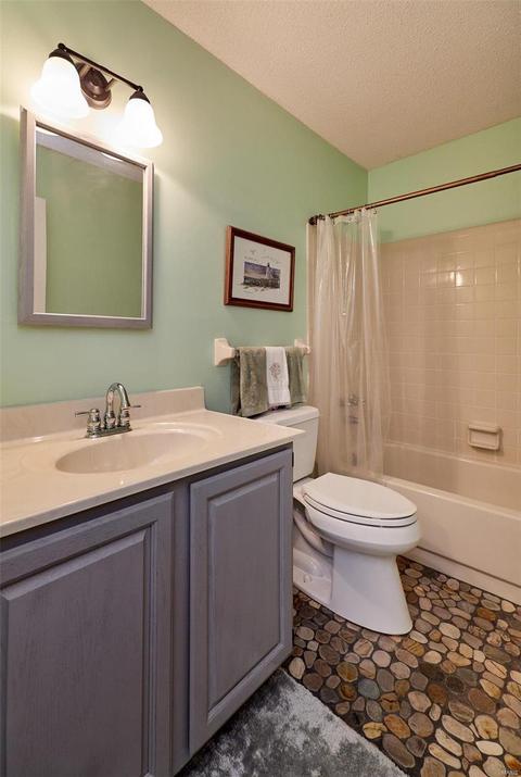 400 Tumulty Dr, Ballwin, MO 63021 photo 23