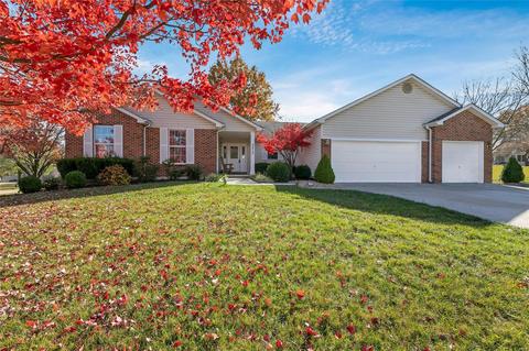 5213 Roanoke Dr, Weldon Spring, MO 63304 photo 1