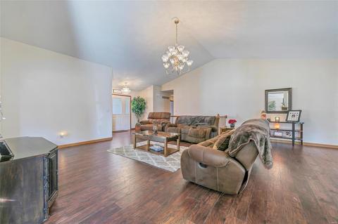 5213 Roanoke Dr, Weldon Spring, MO 63304 photo 7