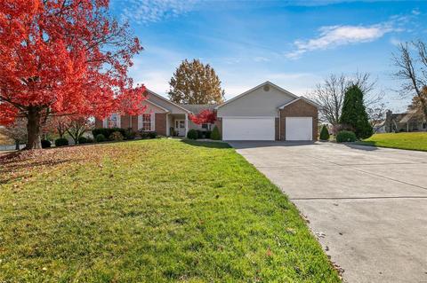 5213 Roanoke Dr, Weldon Spring, MO 63304 photo 2