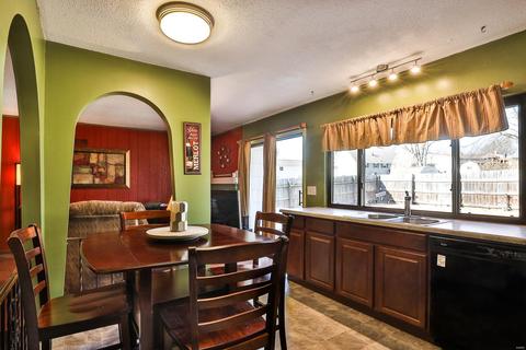 4143 Bridgehampton Dr, Saint Charles, MO 63304 photo 8