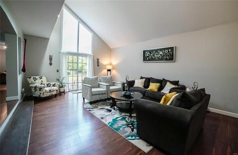 660 Huntley Hts, Ballwin, MO 63021 photo 5
