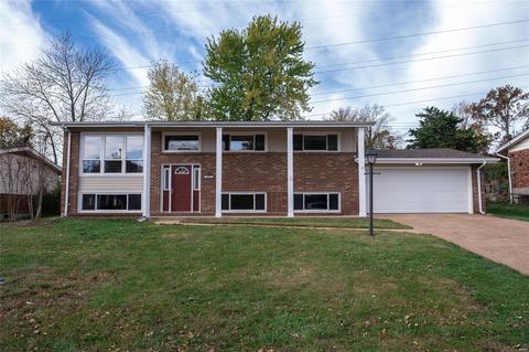 401 Crestbury Dr, Ballwin, MO 63011 photo 1