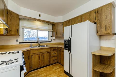 401 Westridge Dr, O'fallon, MO 63366 photo 3