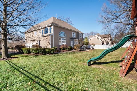 214 Pointe Lucerne Ct, Ballwin, MO 63011 photo 39
