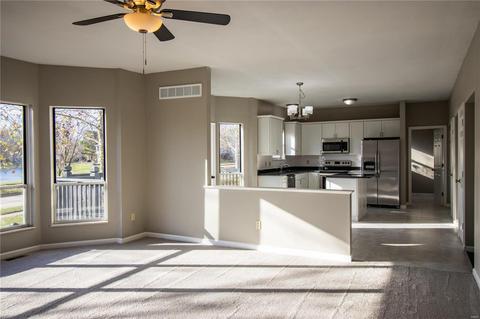 8 Schoolhouse Ct, O'fallon, MO 63368 photo 4