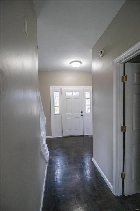 8 Schoolhouse Ct, O'fallon, MO 63368 photo 2