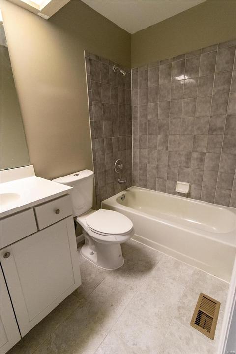 8 Schoolhouse Ct, O'fallon, MO 63368 photo 18