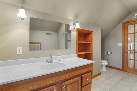 5725 Gresham Ave, Saint Louis, MO 63109 photo 16