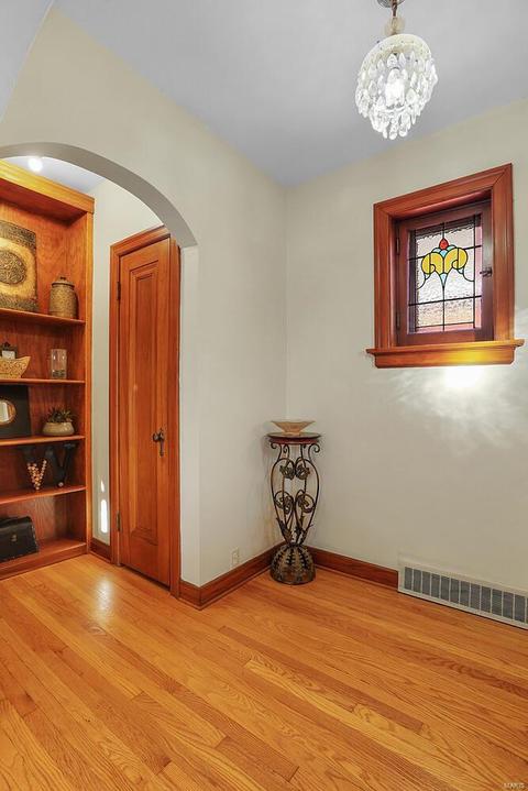 5725 Gresham Ave, Saint Louis, MO 63109 photo 9