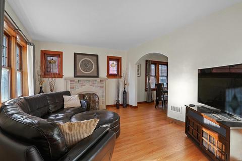 5725 Gresham Ave, Saint Louis, MO 63109 photo 3