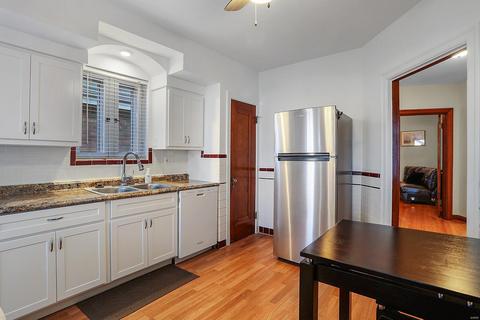5725 Gresham Ave, Saint Louis, MO 63109 photo 4