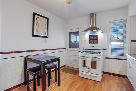 5725 Gresham Ave, Saint Louis, MO 63109 photo 6