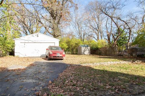 301 Carson Rd, Saint Louis, MO 63135 photo 3
