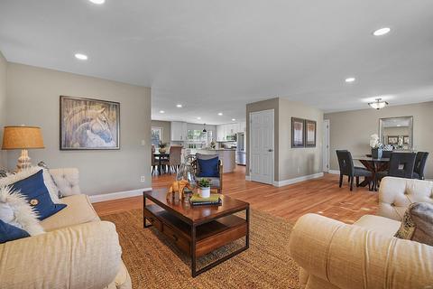 9 Chevington Ct, Ballwin, MO 63011 photo 5