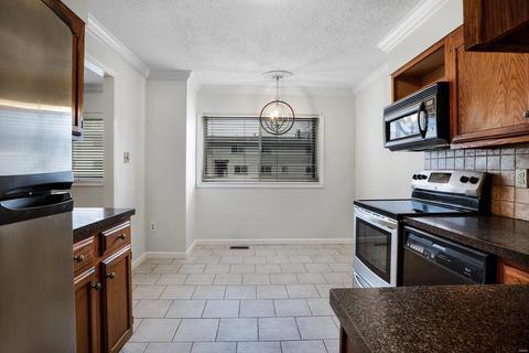 139 Carmel Woods, Ellisville, MO 63021 photo 9
