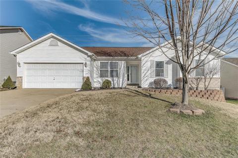 8 Eagle Spur, Saint Charles, MO 63303 photo 2