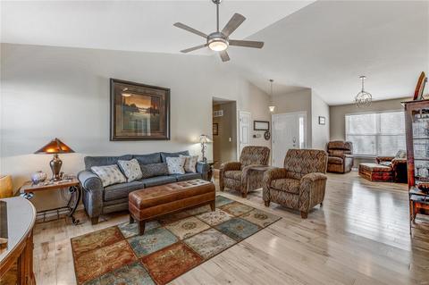 8 Eagle Spur, Saint Charles, MO 63303 photo 3