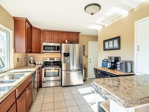814 Forest Vlg, Ballwin, MO 63021 photo 13