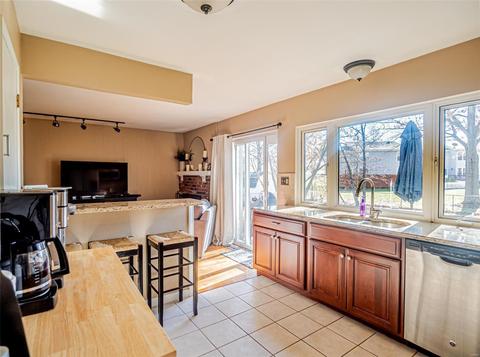 814 Forest Vlg, Ballwin, MO 63021 photo 14