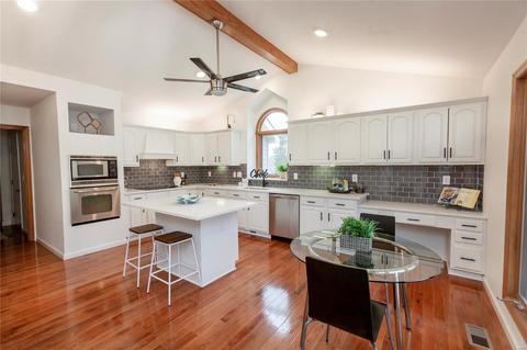 999 Timber Glen Ln, Ballwin, MO 63021 photo 8