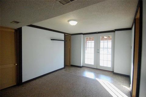 519 Stephanie Ln, Manchester, MO 63011 photo 4