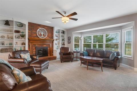 562 Malinmor Dr, Weldon Spring, MO 63304 photo 10