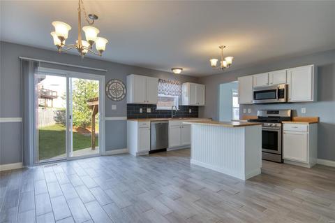 557 Springhurst Pkwy, O'fallon, MO 63368 photo 9