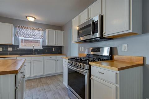 557 Springhurst Pkwy, O'fallon, MO 63368 photo 12