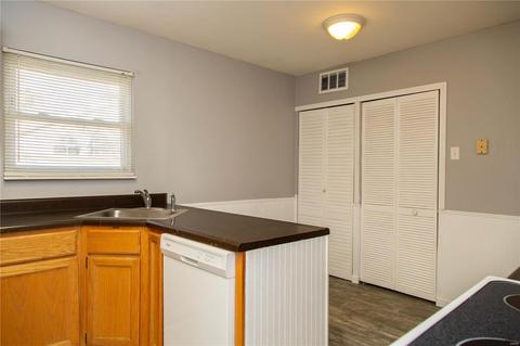 403 Eggering Dr, O'fallon, MO 63366 photo 10