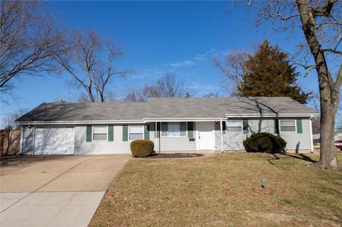 403 Eggering Dr, O'fallon, MO 63366 photo 2
