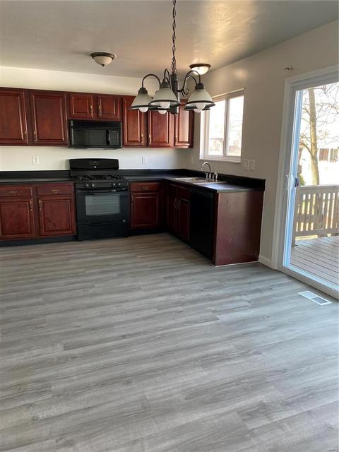 7 Bryan Valley Ct, O'fallon, MO 63366 photo 8