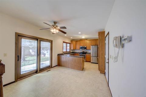 717 Cedar Glen Dr, Weldon Spring, MO 63304 photo 6