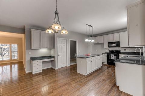 1337 Avondale Spg, Saint Peters, MO 63376 photo 4