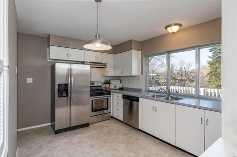 687 Woodrun Ct, Ballwin, MO 63021 photo 13