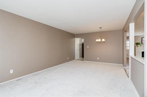 687 Woodrun Ct, Ballwin, MO 63021 photo 5