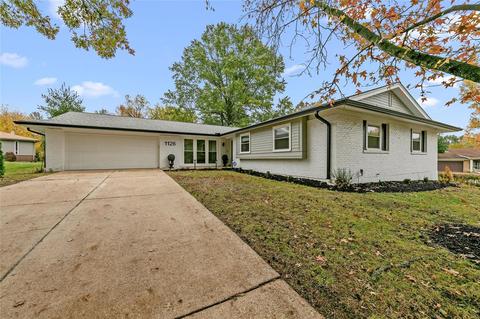 1126 Jade Wind Dr, Ballwin, MO 63011 photo 1