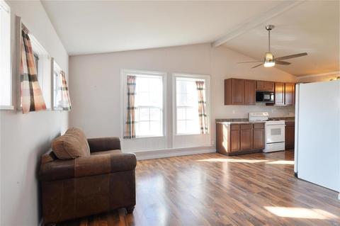 8034 Pilgrim Dr, Saint Louis, MO 63123 photo 10