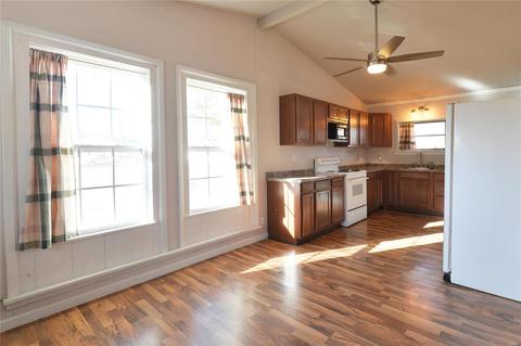 8034 Pilgrim Dr, Saint Louis, MO 63123 photo 11