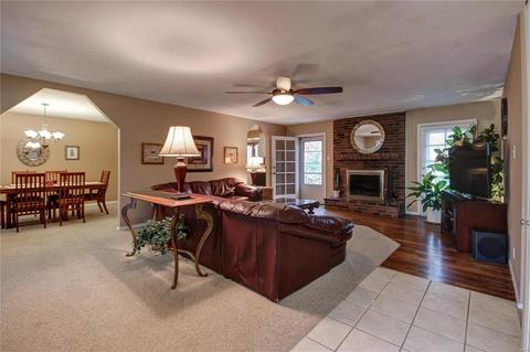 472 Cortequay Ct, Manchester, MO 63021 photo 3