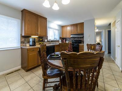 1100 Holgate Dr, Manchester, MO 63021 photo 9