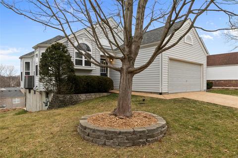 152 Cascade Cir, Ballwin, MO 63021 photo 2