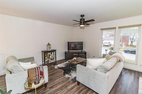 929 Parma, Ballwin, MO 63021 photo 9